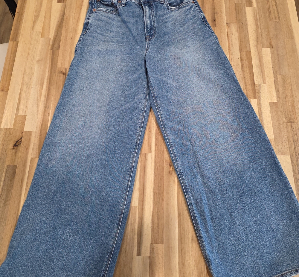 American Eagle Outfitters Wide-Leg Jeans in Light Blue Denim